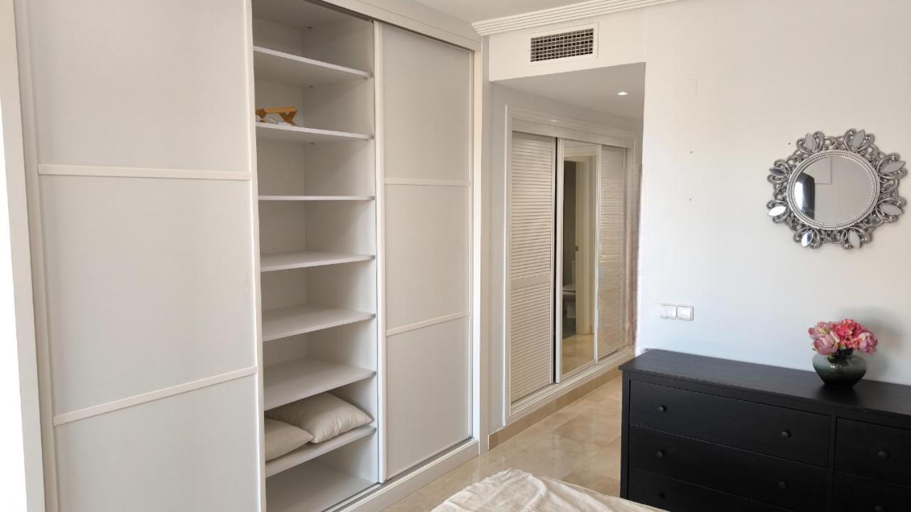 Stunning Views In Jacarandas Apartment *