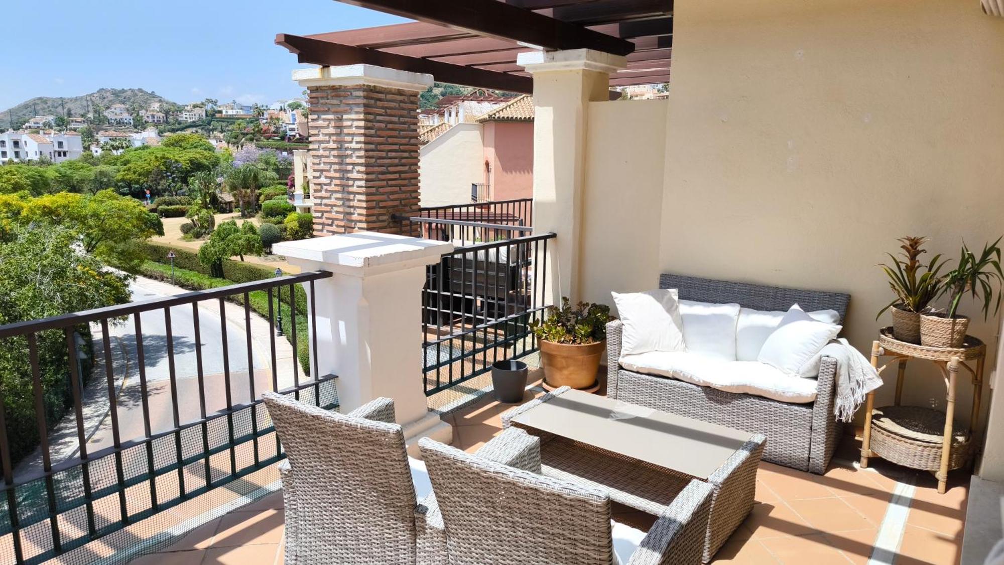 Stunning Views In Jacarandas Apartment *